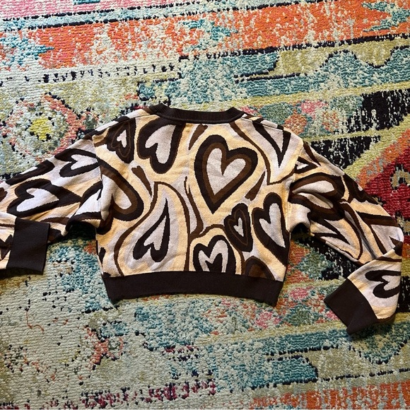 Altar'd State Woman’s Beige Brown Retro Hearts Knit Short Sweater Sz S - Picture 2 of 5